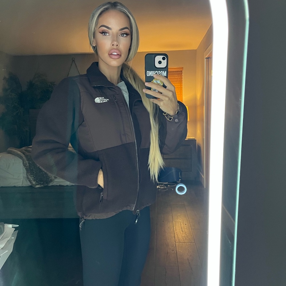 Women’s The North Face jacket great condition!